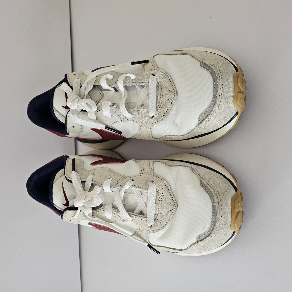 Nike Waffles size 11 women. Pre-owned.
